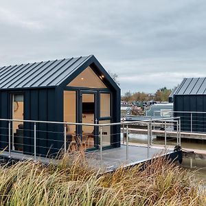 Appartamento Tattenhall Marina Floating Pods Hargrave Exterior photo