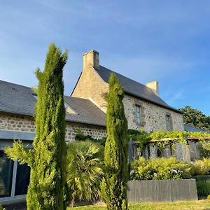 Manoir de la Nogrie - Chambre de charme 2 à 4 personnes Bed and Breakfast Val-d'Ize Exterior photo