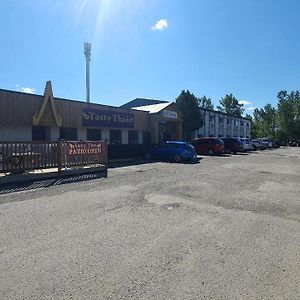 Sundre Motor Inn Exterior photo