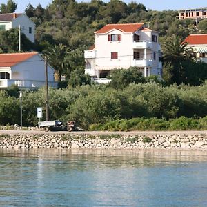 Apartments And Rooms By The Sea Jakisnica, Pag - 4160 Lun  Exterior photo