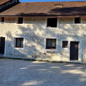 Appartamento Le Gite De La Ferme Belley Exterior photo