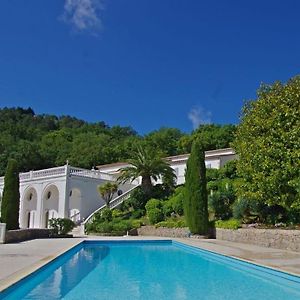 Hotel Chambre Luxueuse Avec Immense Piscine Vue Sur La Baie De Cannes Et L Esterel Avec Possibilite De Cabine 3 Personnes Fréjus Exterior photo