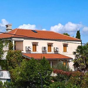 Apartments And Rooms With Parking Space Nerezine, Losinj - 8049 Exterior photo