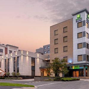 Holiday Inn Express Dublin-Airport, An Ihg Hotel Santry Exterior photo