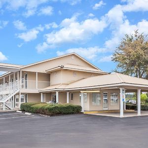 Hotel Super 8 By Wyndham Madison Exterior photo