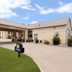 Days Inn & Suites By Wyndham Llano Exterior photo