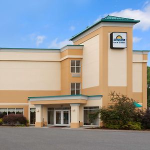 Days Inn & Suites By Wyndham Albany Exterior photo