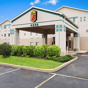 Super 8 By Wyndham Aurora/Naperville Area Exterior photo