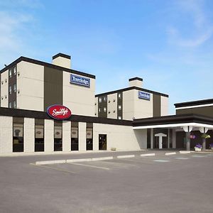 Travelodge By Wyndham Edmonton West Exterior photo