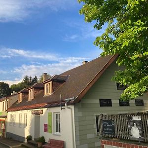 Hotel Buehnenwirtshaus Juster Gutenbrunn Exterior photo