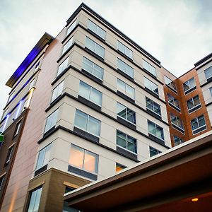 Holiday Inn Express & Suites Downtown Louisville, An Ihg Hotel Exterior photo