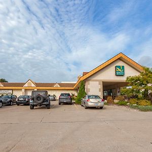 Quality Inn & Suites Escanaba Exterior photo