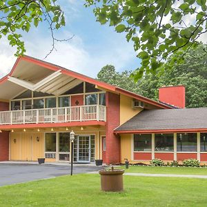 Econo Lodge Manchester Center Exterior photo