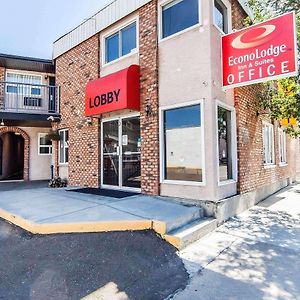 Econo Lodge Inn&Suites Drumheller Exterior photo