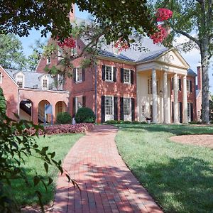 Rizzo Center, a Destination by Hyatt Hotel Chapel Hill Exterior photo