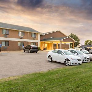 Hotel Super 8 By Wyndham Blue Earth Exterior photo