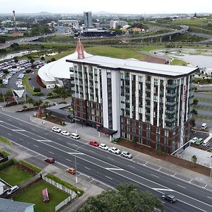 Ramada Suites By Wyndham Auckland Manukau Pacfic Centre Exterior photo