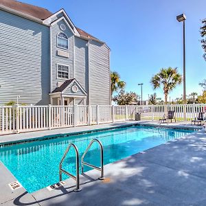 Microtel Inn And Suites - Zephyrhills Exterior photo