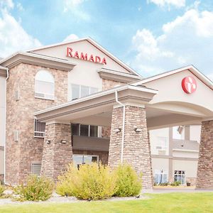 Hotel Ramada By Wyndham Pincher Creek Exterior photo