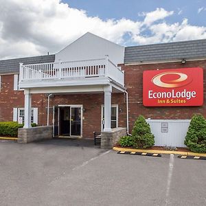 Econo Lodge Inn&Suites Windsor Windsor Locks Exterior photo