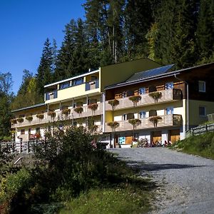 Hotel Gasthof Kaeferhube Murau Exterior photo