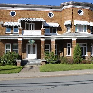 Chez L'Doc Bed and Breakfast Saint-Prosper Exterior photo