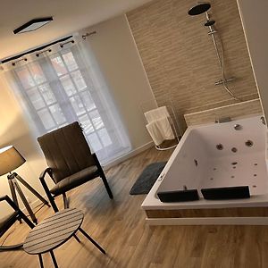 Hotel Magnifique Loft 35m2 Jacuzzi RVB NIGHT 1 Amiens Exterior photo