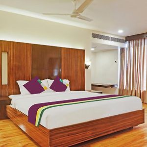 Hotel Treebo Premium Seven Lake View Hyderabad Exterior photo