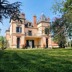 Château Ségot Bed and Breakfast Neuilly-le-Réal Exterior photo