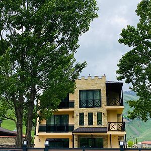 Besami Hotel Kazbegi Exterior photo