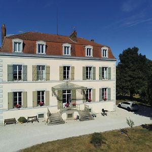 Domaine De Savignac Bed and Breakfast Chabanais Exterior photo