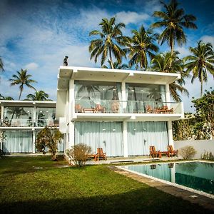 Hotel Infinity Of Sri Lanka Paiyagala Exterior photo