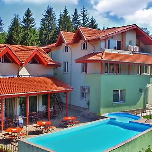 Hotel Complex Harmony/Комплекс Хармония Tryavna Exterior photo