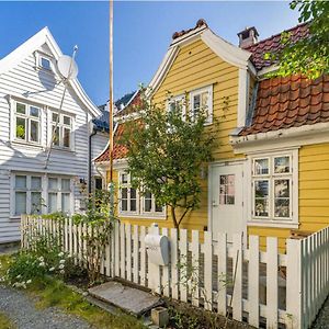 Appartamento Charming Bergen House, Rare Historic House From 1779, Whole House Exterior photo