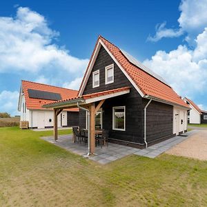 Holiday Home In Scherpenisse With Bubble Bath Exterior photo