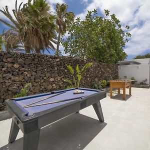 Villa Amanda - 3 Bedroom villa - Jacuzzi&heated pool - Pool table - Perfect for families Puerto del Carmen  Exterior photo