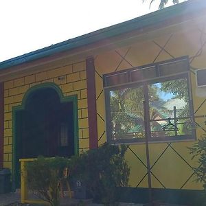 Hotel Rodel Yellow Hauz Itaytay Exterior photo