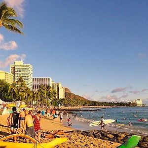 Aqua Aloha Surf Waikiki Aparthotel Exterior photo