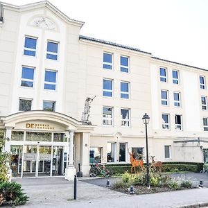 Hotel Mercure Chateau De Fontainebleau Exterior photo