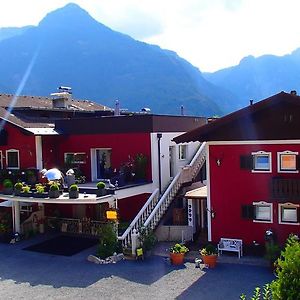 Hunter'S Chalet, Up To 10 P, Terrace With Amazing Mountainview, 200 Qm Garden, Bbq&Bikes&Sunbeds For Free Villa Golling an der Salzach Room photo