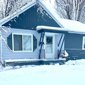 Fireplace-Petsfree-Minutes To Skiing Wausau Exterior photo