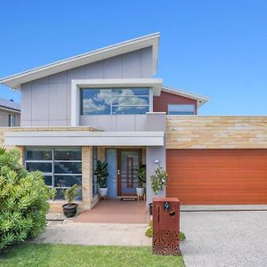 Modern Executive Ocean View Oasis Shell Cove Mansion 5 Minutes To Beach Sleeps 16 Shellharbour Exterior photo