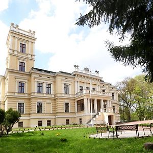 Hotel Palac Biedrusko Poznań Exterior photo