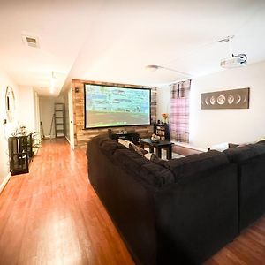 Appartamento Cute 2-Brm Walkout Apt With Pool Table And Theater Lexington Exterior photo