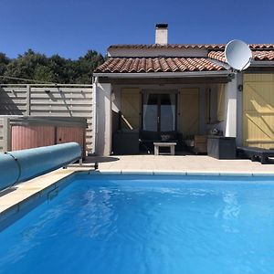 Villa With Heated Pool And Hot Tub Vélieux Exterior photo