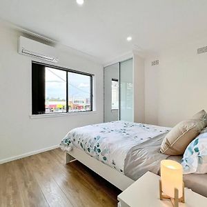 Brand New 2 Bedrooms Apartment In Ingleburn Exterior photo