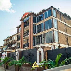 George Vee Hotel Ltd Kumasi Exterior photo