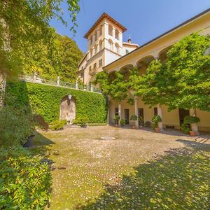 Palazzo Ronchelli Bed and Breakfast Brinzio Exterior photo