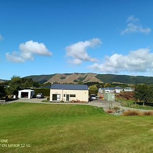 Appartamento Flying Plate Saloon Waimate Exterior photo