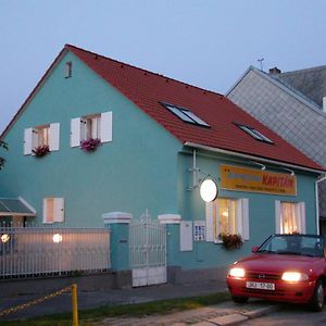 Hotel Penzion Kapitan Jindřichŭv Hradec Exterior photo